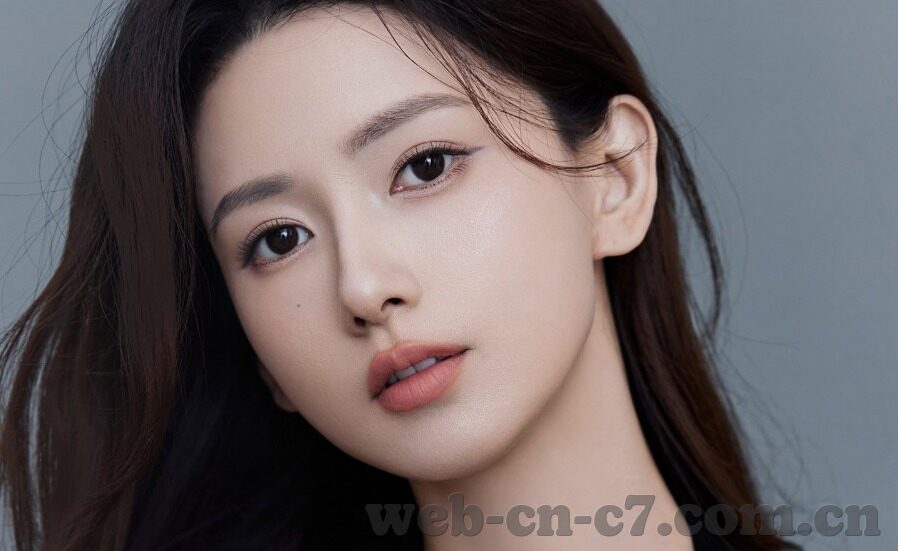 足球比分3合1-足球比分3合1，数据背后的战术博弈与球迷狂欢